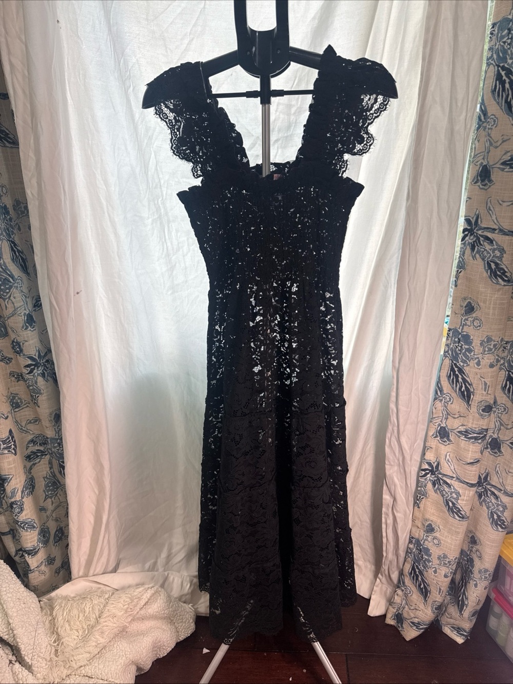 Hill House Collector's Edition The Lace Ellie Nap Dress - Black -Size medium - Picture 2 of 12